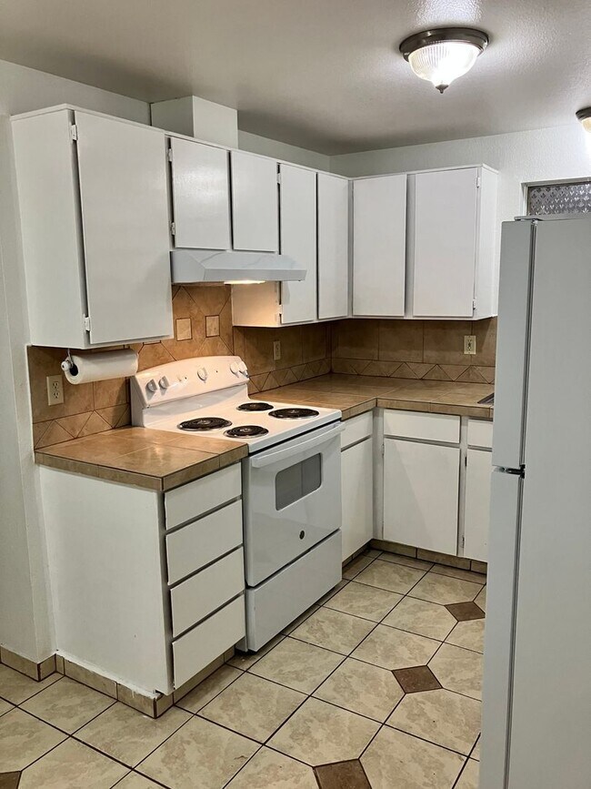 2429 NE Saratoga St, Portland, OR 97211 - photo 4