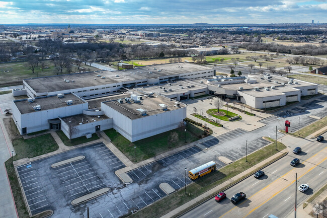Union 6th-7th Grade Center gets above average ratings with a B on Niche.