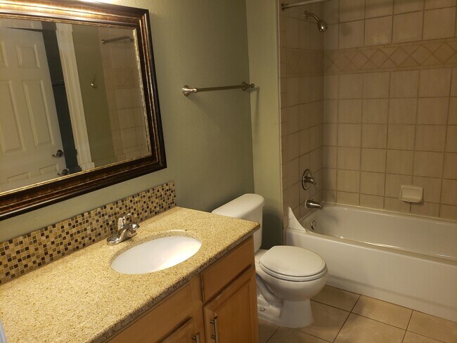 5201 S Fox St unit 202, Littleton, CO 80120 - photo 6