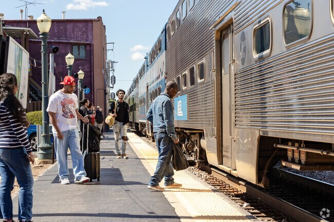 Metra commuter rail line takes Bluff City residents into downtown Chicago.