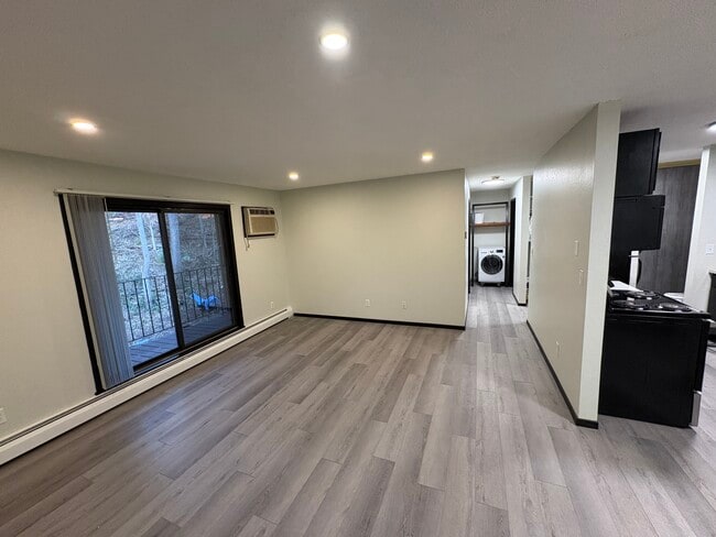 907 Coulee Rd unit 204, Hudson, WI 54016 - photo 6