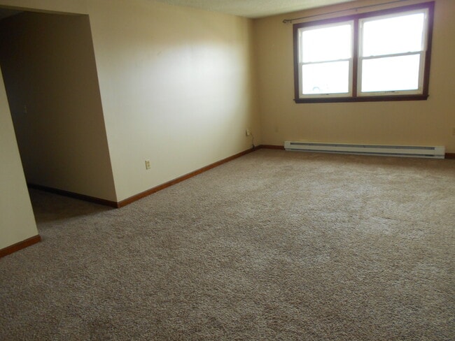 6557 Lincoln Ave, Lockport, NY 14094 - photo 4