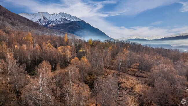 Lazy Mountain is known for its unmatched natural beauty and peaceful surroundings.