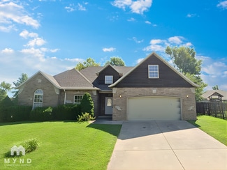 5622 N 11th Ave, Ozark, MO 65721