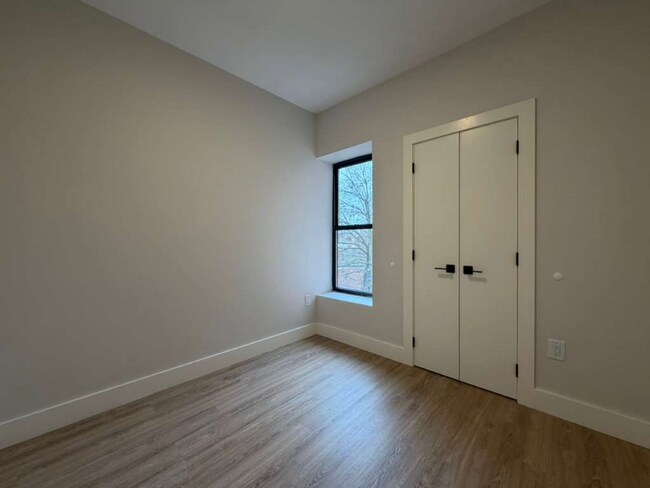 269 M L K Dr unit 4B, Jersey City, NJ 07305 - photo 4
