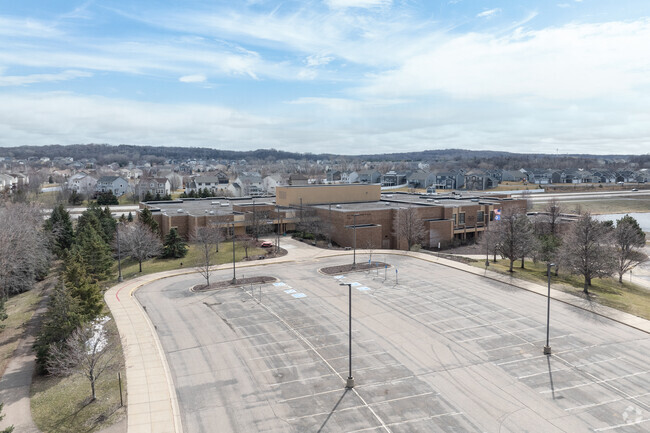 Red Oak Elementary received an overall grade of B+ from Niche.com.