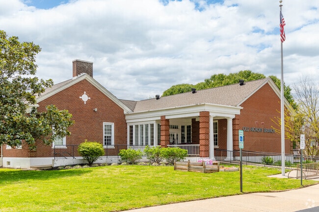 Old Hickory Village has a public library residents can check books out.