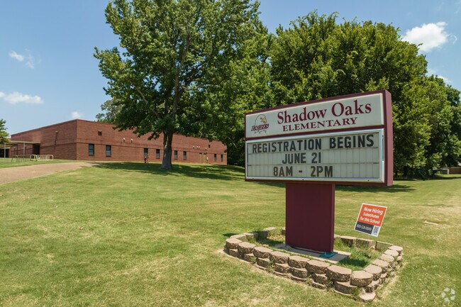 Shadow Oaks Elementary School is located at  3780 Shadow Oaks Pkwy in Horn Lake.