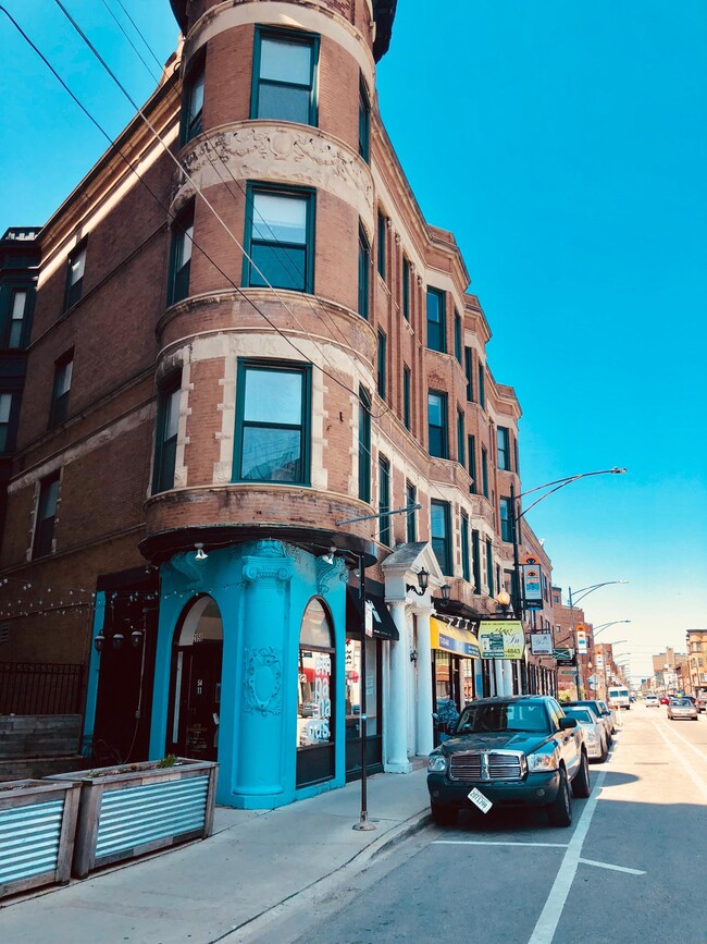 2848-2856 N Clark St, Chicago, IL 60657