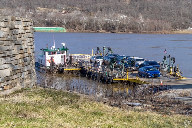Close to Villa Hills, the Anderson Ferry gives easy access to Ohio.