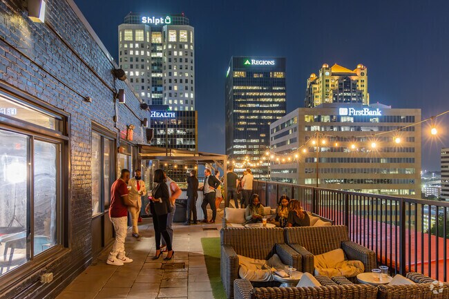 Residents of Bridlewood can reach downtown Birmingham with a short drive to experience city life.