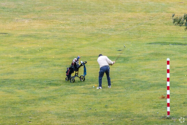 Hit the links in Flourtown.