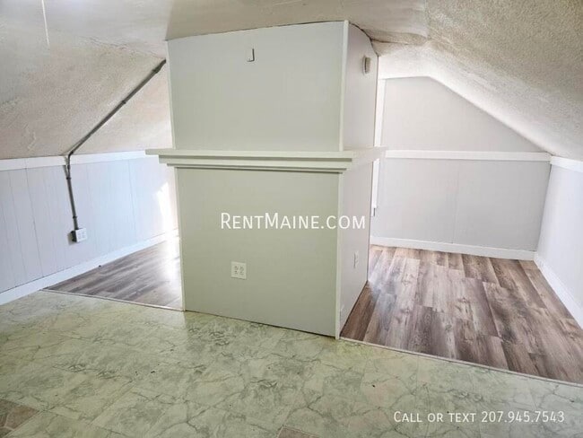 67 Cedar St unit 3, Bangor, ME 04401 - photo 3