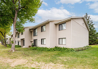 8392 Jasmine St, Virginia, MN 55792