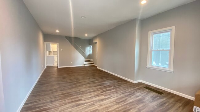 307 Washington St, Royersford, PA 19468 - photo 2