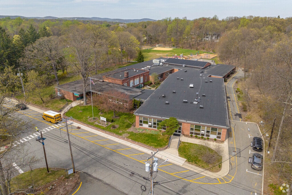 George Washington Elementary School is a highly-rated public school located in Mahwah, NJ.