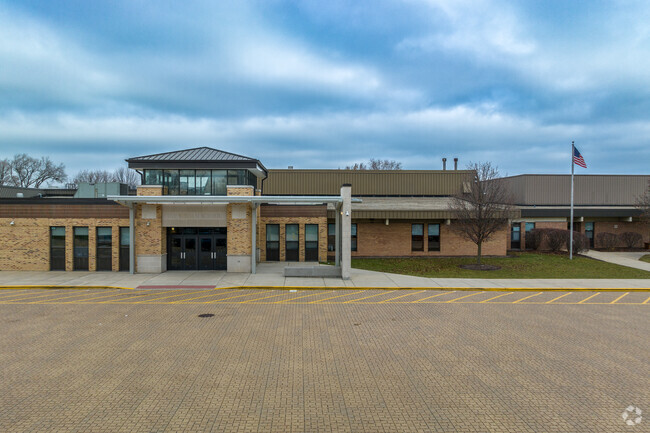 Jay Stream Middle School has 536 students in Carol Stream.