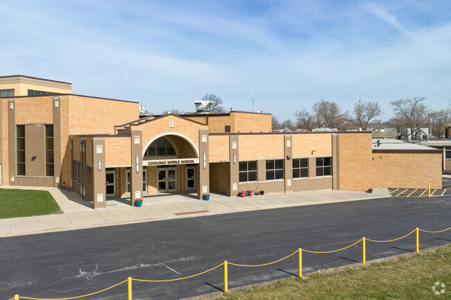 Coolidge Middle School is a public school located in Phoenix, Illinois.