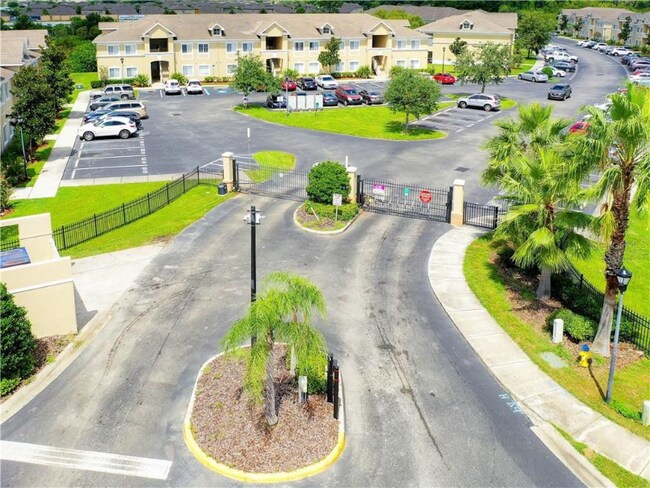 9531 Newdale Way unit 101, Riverview, FL 33578 - photo 2