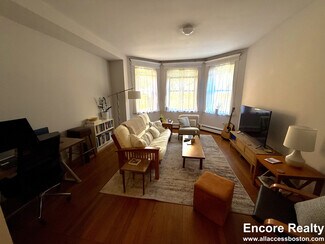 41 Stearns Rd Unit 1, Brookline, MA 02446