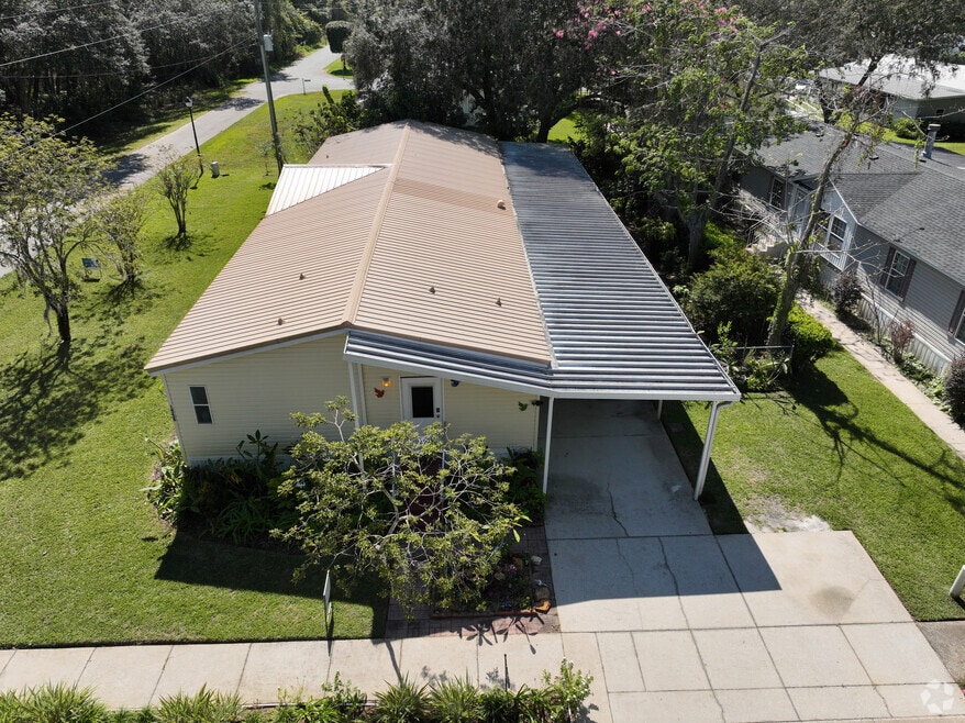 14228 Mistletoe Way, Astatula, FL 34705 - photo 2