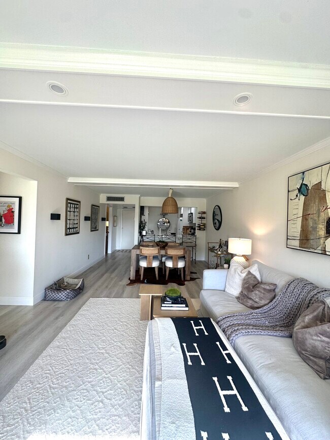 1083 Forest Lakes Dr unit Dan Wood, Naples, FL 34105 - photo 2