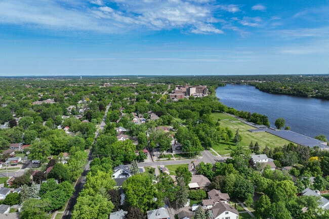 The neighborhood shares its namesake with Hester Park, an expansive greenspace overlooking the Mississippi river.