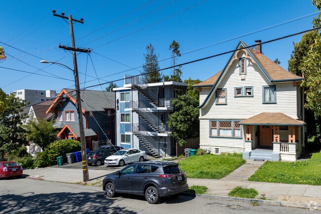Many of the single family homes in Adams Point are two story and character-filled houses.