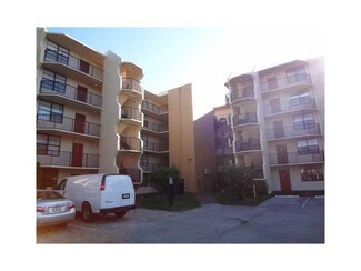 3500 Blue Lake Dr Unit 203, Pompano Beach, FL 33064