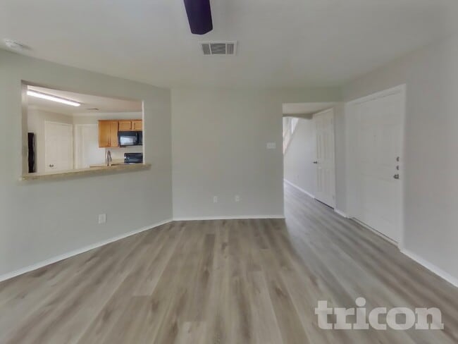 1701 Pecan View Dr, Garland, TX 75040 - photo 2