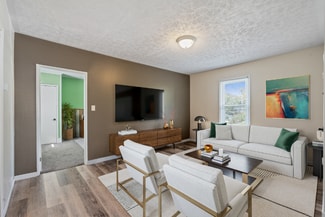 366 N Main St, Houston, PA 15342