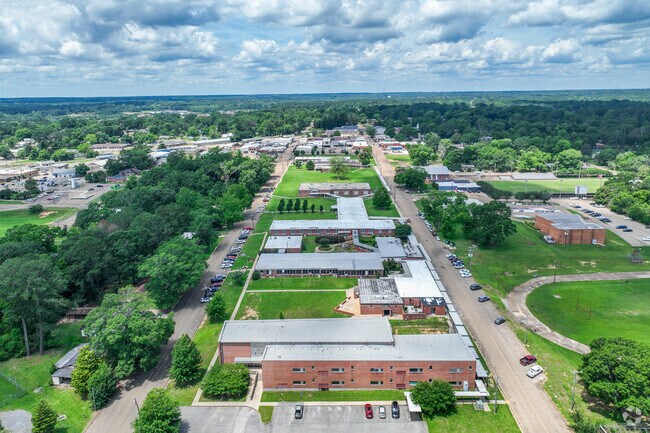 Magee High School is a part of the Simpson County School District.