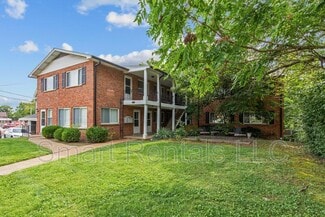 7848 Big Bend Blvd, Webster Groves, MO 63119