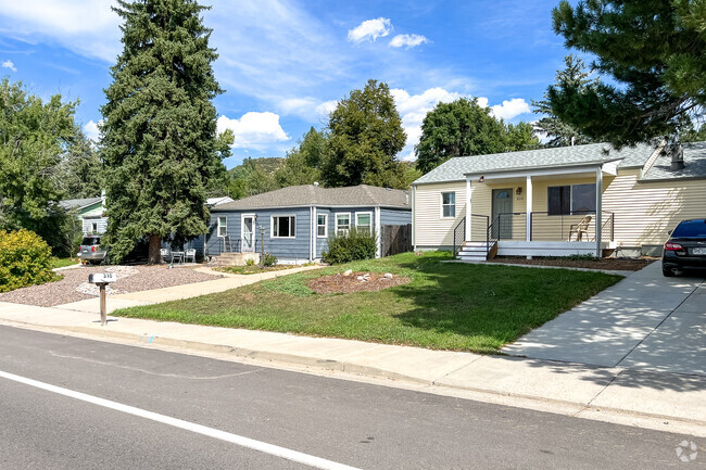 Smaller bungalow homes can be found in the Craig-Gould Neighborhood.