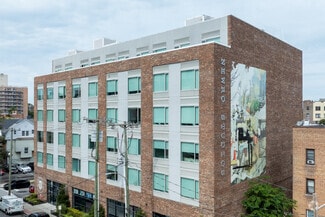 11 Burling Ln, New Rochelle, NY 10801