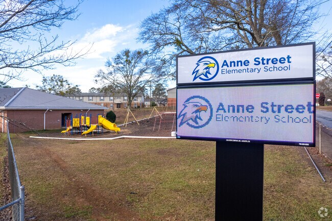 Anne Street Elementary School has a student-teacher ratio of 12 to 1.