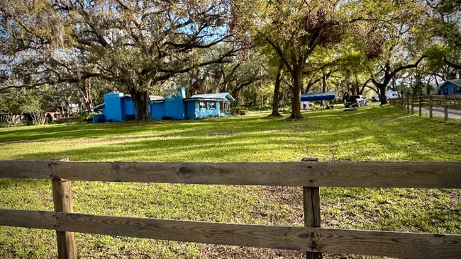 11031 Circle Rd S, Seffner, FL 33584 - photo 2