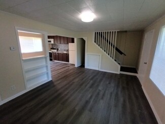 2265 Delton Ct, Westland, MI 48186