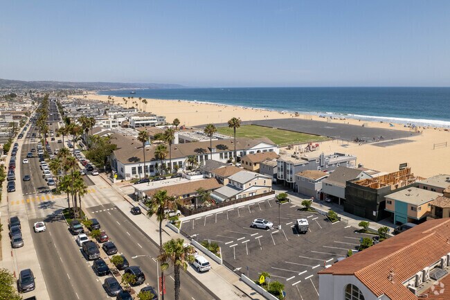 Newport Beach Elementary School is located right on the Balboa Peninsula sand.