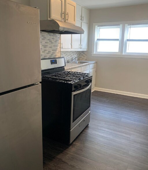 529 E 7th St, Davenport, IA 52803