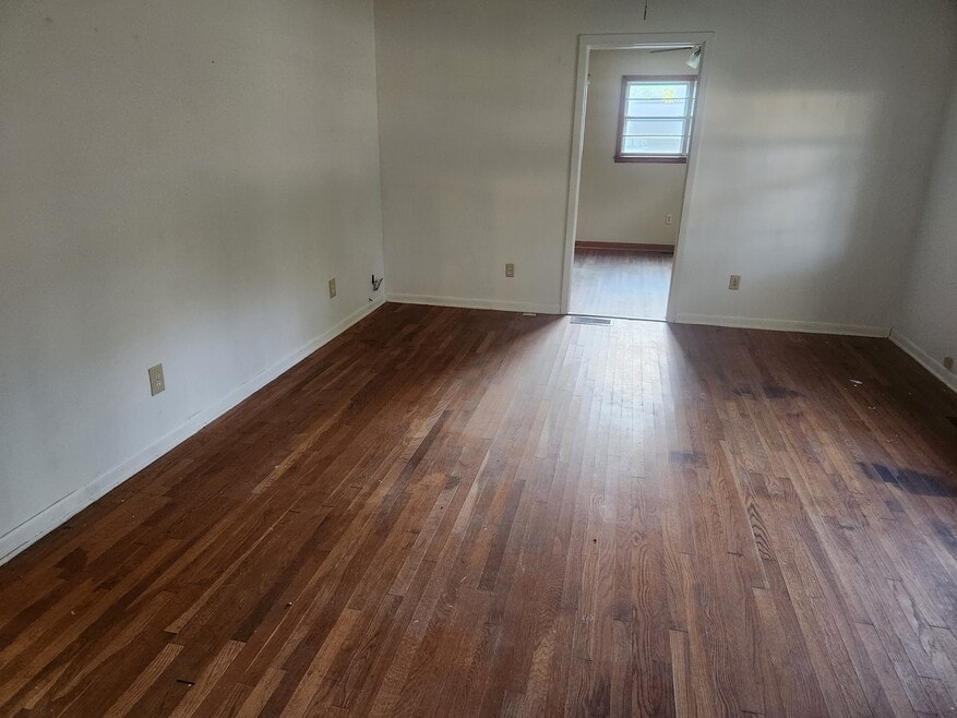 104 W Searcy St, Kensett, AR 72082 - photo 1