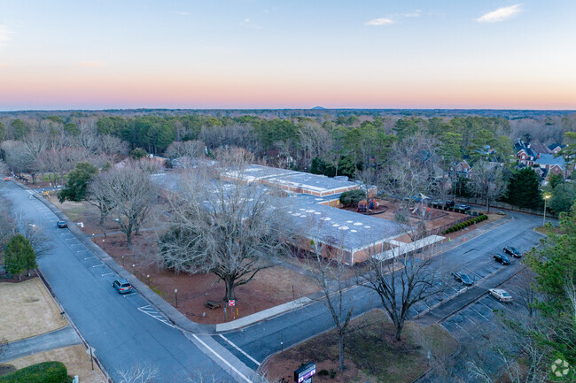 Vanderlyn Elementary School is located in Dunwoody, Georgia.