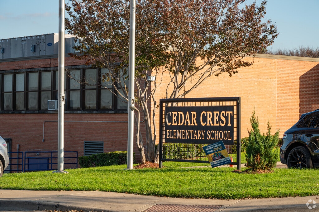 The Cedar Crest Elementary School is in the heart of the Cedar Crest Neighborhood near Dallas.