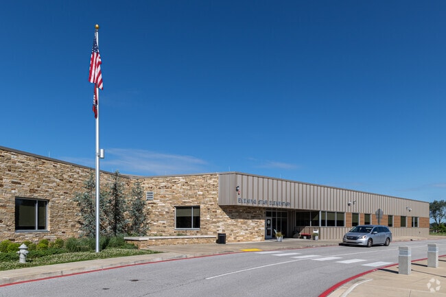 Evening Star Elementary School has a student-teacher ratio of 20 to 1.