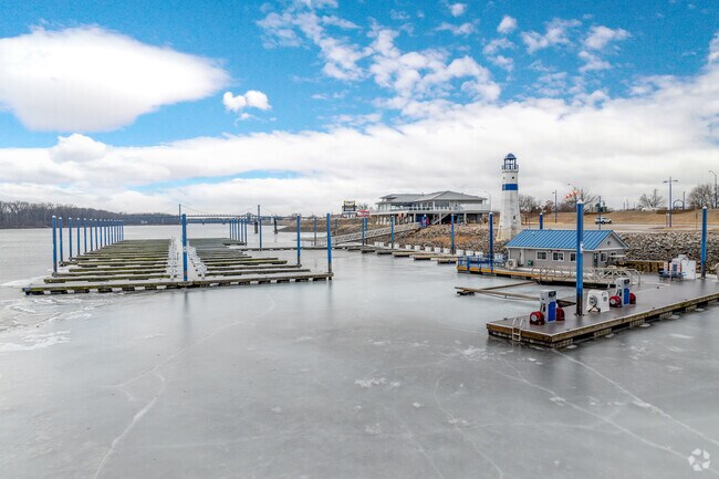 Clinton boasts marinas and boat access to the Mississippi River.