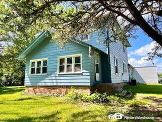 7617 Hoover St, Indianola, IA 50125