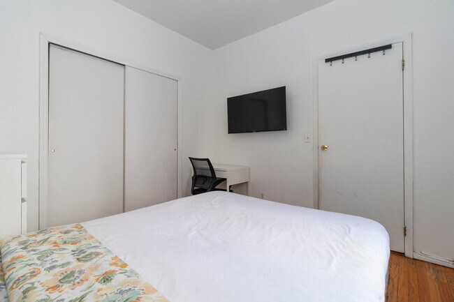 340e E 93rd St unit ID1058697P, New York, NY 10128 - photo 3