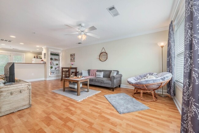 1725 Harvey Mitchell Pkwy S, College Station, TX 77840 - photo 4