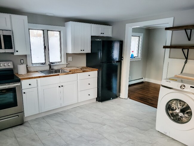 131 Durham Rd unit B, Freeport, ME 04032 - photo 3