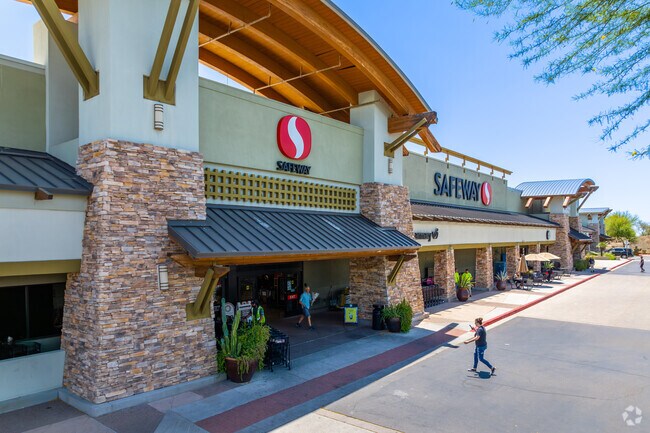 Safeway in Vistancia helps keep your kitchen fully stocked.
